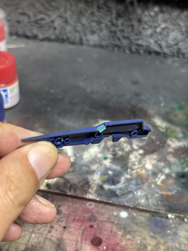 ライフルのセンサーと目はメタルグリーンで塗り分けたよ😉