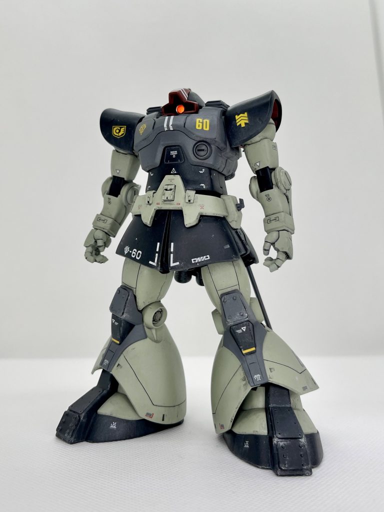 上腕、前腕、太もも、足首、胴体(腹部)を延長首を沈めて、肩を盛りました。肩の接続位置も上方に修正してます。塗装はタミヤの缶スプレーです。ラバーブラック、灰緑色(日本海軍)、佐世保海軍工廠グレイを主に使いました。 