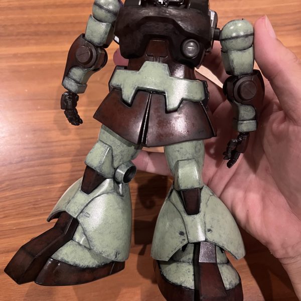 MGドムを制作中です。　今回も筆塗り。シン・MAX塗りでチャレンジしています。（4枚目）