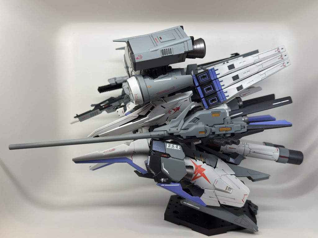 ファンネルはデンドロビウムの方に付けてます。