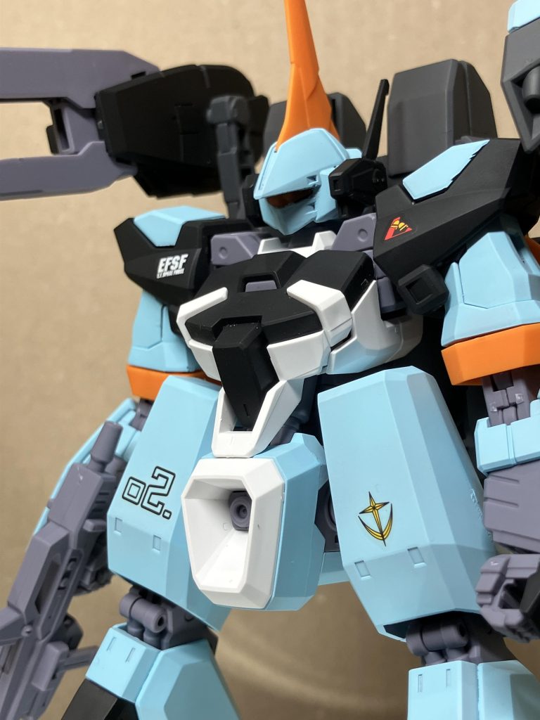 1番機と2番機を作成しましたが、マーキングが異なるだけで、装備は同様です。レジンを使って、モノアイタイプからゴーグルタイプに変更しましたが、写真では上手く分かりませんでした、、、