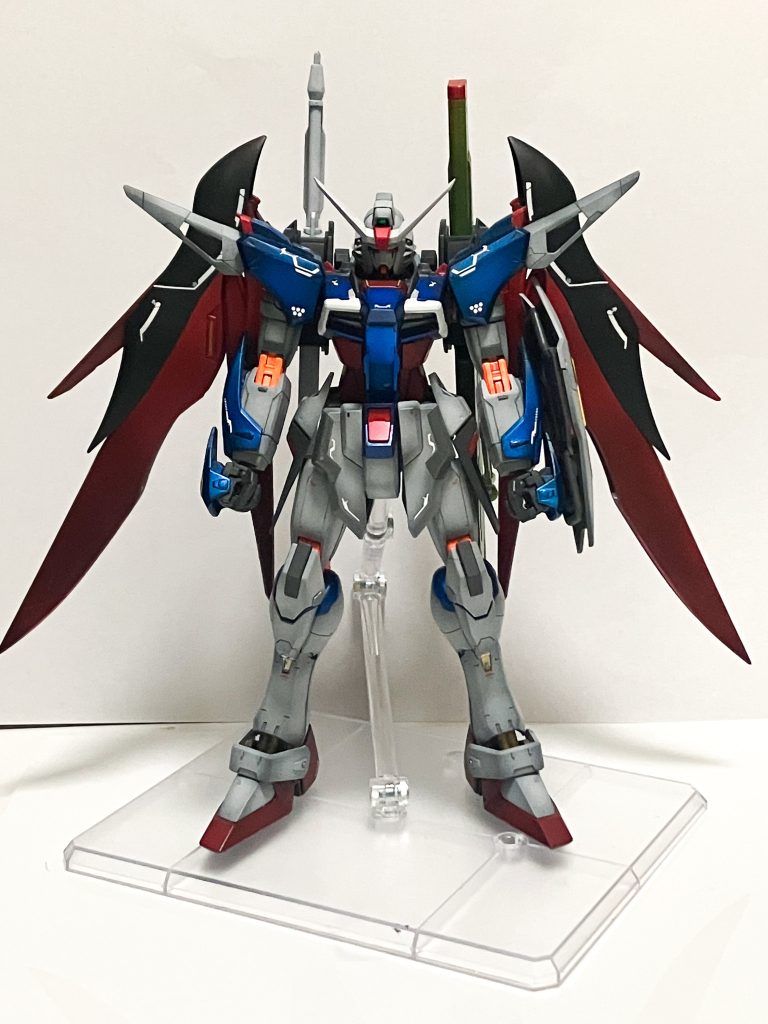 陰影をつけたマットキャンディ塗装をしてみました。足は1mmだけ延長しています。心なしかスタイリッシュになったような気がする！！