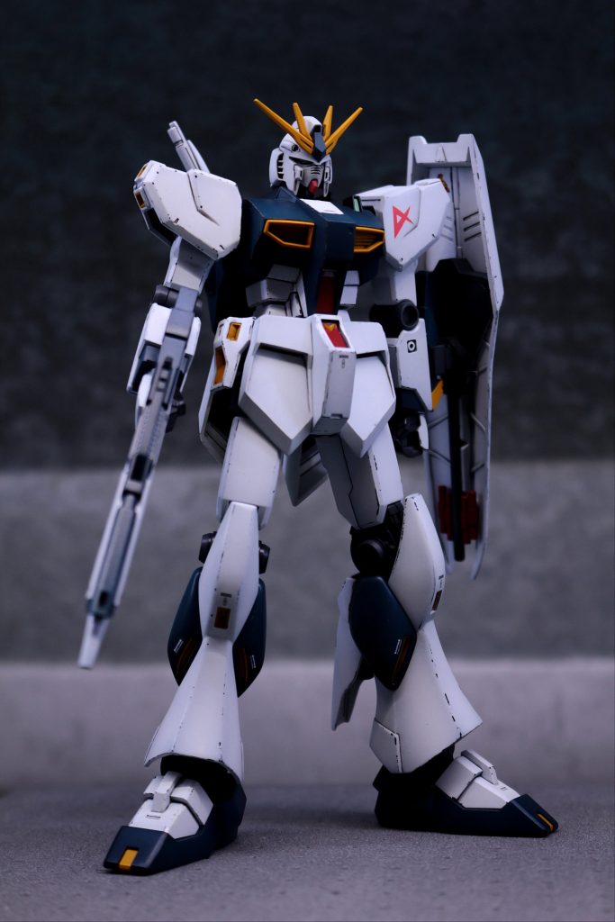 全体的にやや細めな感じもしますがカッコイイです(gandam-hand2)(価格と入手しやすいう点でもお勧めできると思います。)