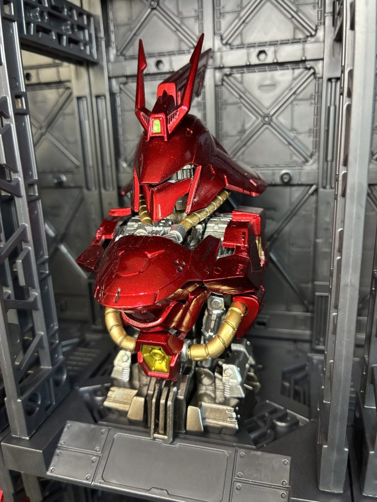 サザビー　メカニカルバスト