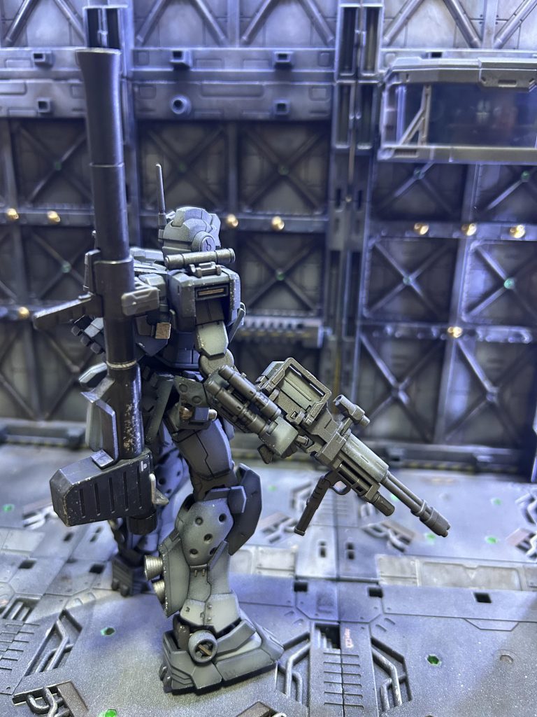 背中にはガンダムバズーカ背負わせました。