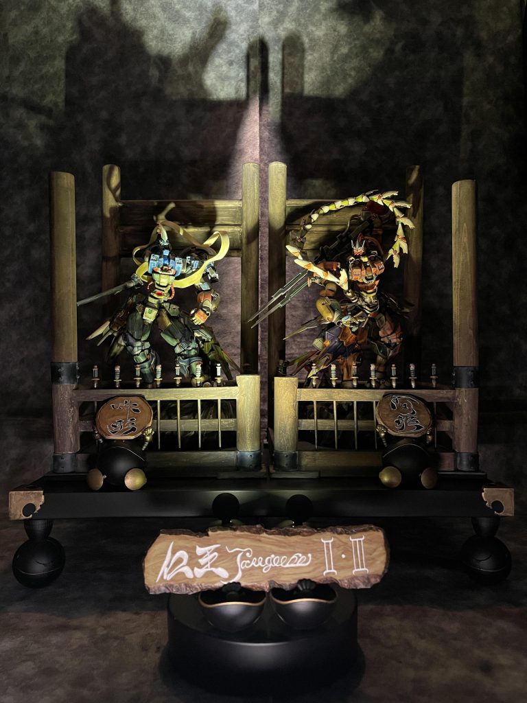 ハロライトのみの一枚です。正面からで夜の寺の門でライトアップされた時のイメージです。後ろに浮き上がる影がいい感じだと思っています。