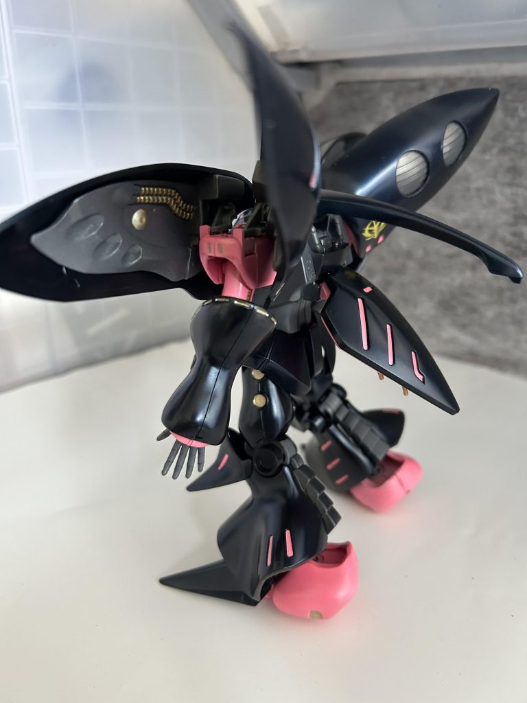 プリズムブルーブラックはもう少し塗り重ねた方が青味が出たかもしれません。