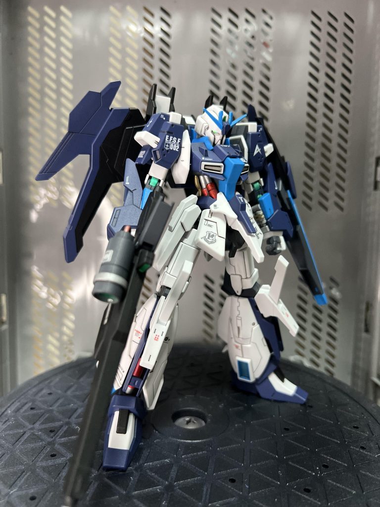 カラーリングはティターンズブルーとライトブルーです。