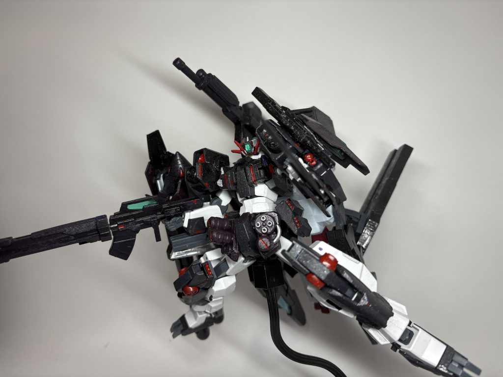 多分厨二病の方が作られたであろうカラーリングとデザインデザインだけで5日ぐらいかかってまして普段の自分の作品と比べると…かなりの時間を有した作品ですね