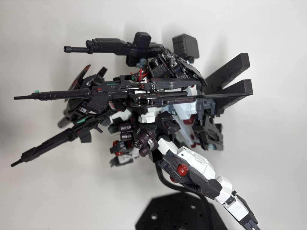 あらゆる武装を向けて！めちゃくちゃ攻撃的なデザインだ…