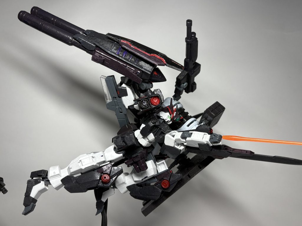 ビームサーベルとGNソードでも！砲撃機が思ったより動けてバリバリの格闘戦をしてくるっていうのが大好きな人間…それはつまり私のことです！ 