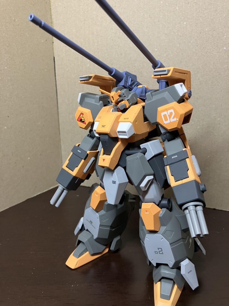 ②砲撃型F90ミッションパックのSタイプを取り付けました。ガトリングユニットを装備するため、両腕とも右腕タイプにしてあります。