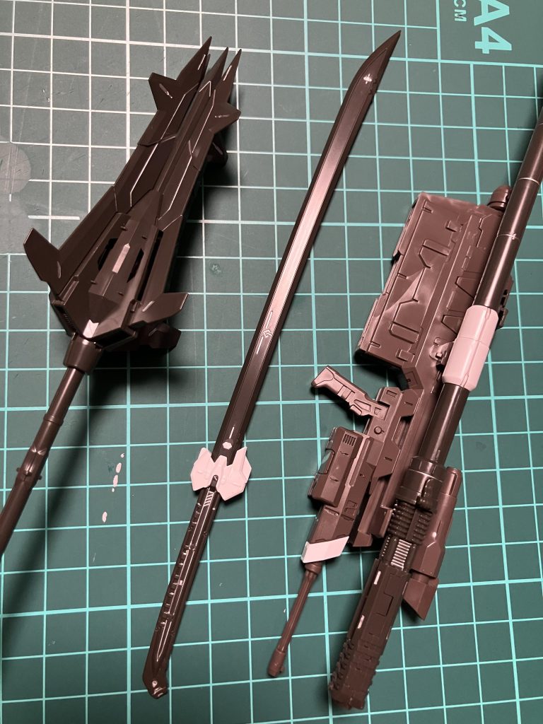 個人的には太刀がかなりカッコよくなったかと！ルプスのMGが出ますが、バエルも出て欲しいです！！！HGはちょっと頭でっかちでずんぐりした印象なので、METAL ROBOT魂みたいなスタイルがいいですね