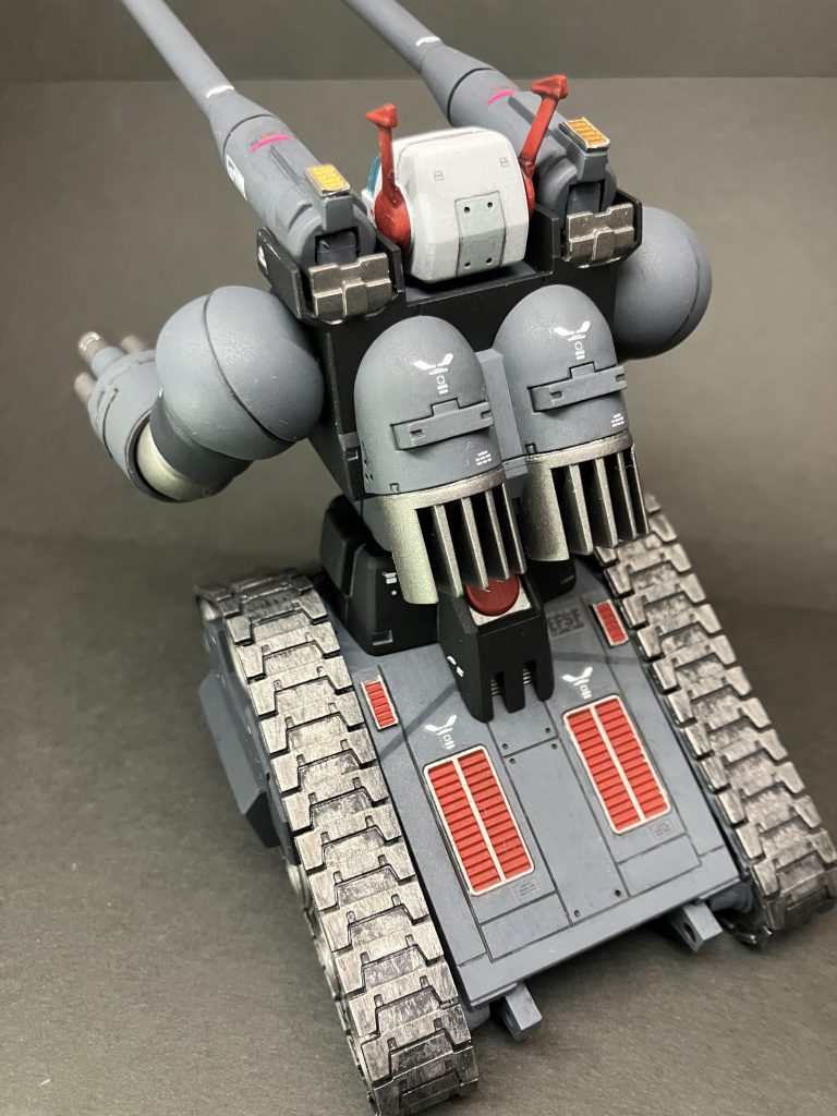 戦車っぽいけど戦車じゃない感じ