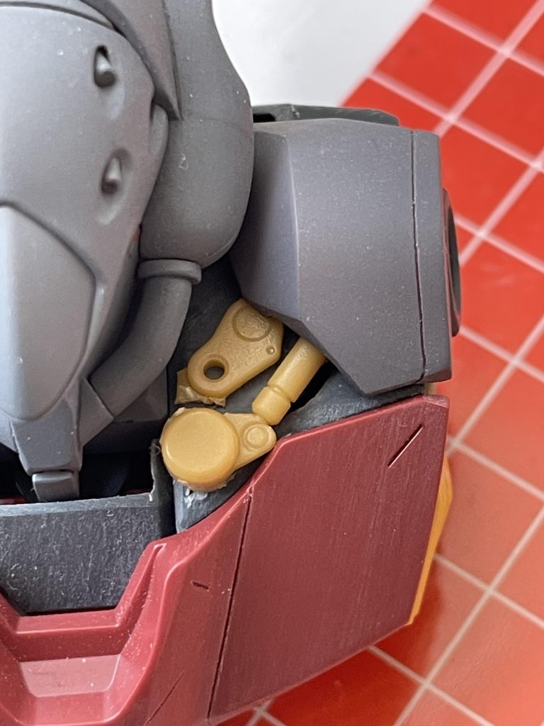 バルカンと鎖骨部のディテールアップ関係あとは頭部を後方へ移動した痕跡ってところですかね😏