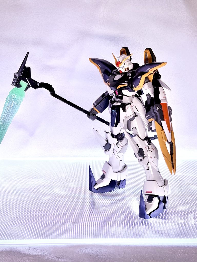 ビームサイズとバスターシールド。デカールは昔買ったデスサイズ用の水転写デカールと市販の物を合わせました、古かったので心配でしたが以外と綺麗に貼れたので良かったです。