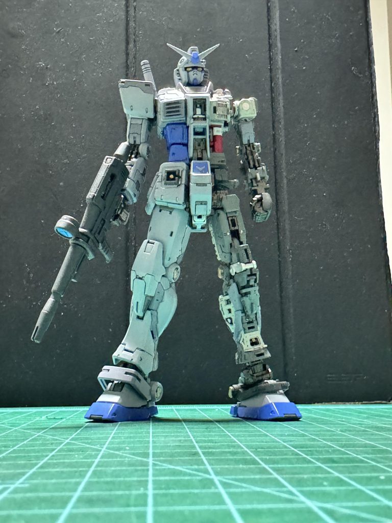 ロージビーカラーの内部フレームです。散々塗り分けましたが、装甲つけると、外せないですが、かなり拘って塗り分けました。今となっては、もう見れませんけどね😢