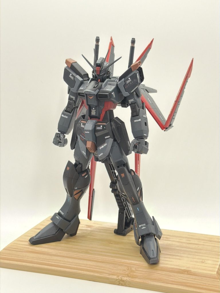 ブラック系でまとめてみました単調にならないようにブルーブラック、ダークグレー、ゴールドなどで塗り分けています。