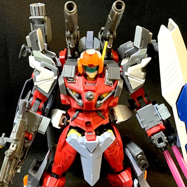 軽キャノンをフルアーマー化っぽくして行っています。前回よりあんまり変わってないですが、仮止めではなく、ネオジム磁石やプラ棒などで止められるように変えました。それ以外にも変更を加えています。　首の長さ、肩のミサイル、脚部ミサイル、フロントスカーなど手を入れています。ただ足し算が過ぎてしまって、スタイリッシュ差を無くし過ぎたので、少し引き算をしてからサブに行こうと思います。カラーリングは軽キャノンよりにするか、フルアーマーよりにするか悩みどころです（2枚目）