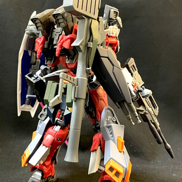 軽キャノンをフルアーマー化っぽくして行っています。前回よりあんまり変わってないですが、仮止めではなく、ネオジム磁石やプラ棒などで止められるように変えました。それ以外にも変更を加えています。　首の長さ、肩のミサイル、脚部ミサイル、フロントスカーなど手を入れています。ただ足し算が過ぎてしまって、スタイリッシュ差を無くし過ぎたので、少し引き算をしてからサブに行こうと思います。カラーリングは軽キャノンよりにするか、フルアーマーよりにするか悩みどころです（6枚目）