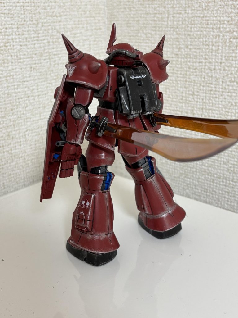 ヒートサーベルは腰にマウント