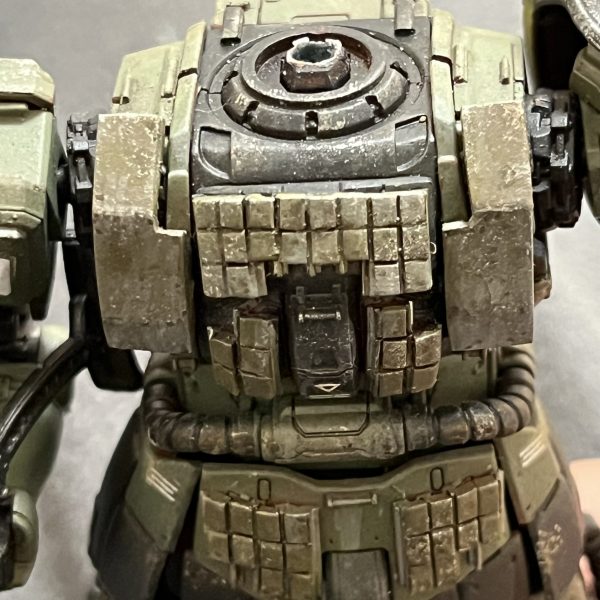 ザクのウェザリングも甘かったのでやり直しました。質感がだいぶ出てきて良くなってきたと思います。（2枚目）