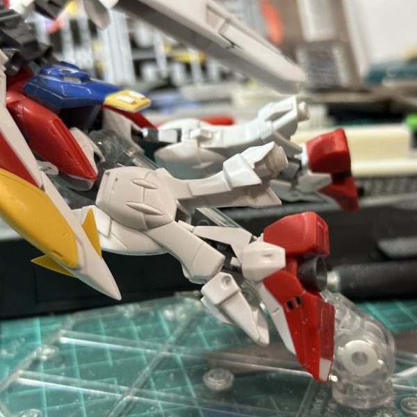 バーニア？スラスター？脚部に追加しようと思っております。νガンダムのアレみたいな。（3枚目）