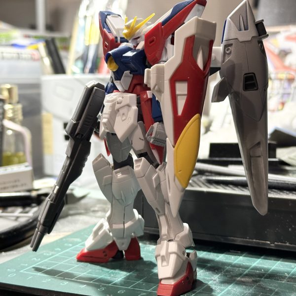 ウイングの延長部分が気になりパテをもりヤスリで整えてを繰り返してきましたが もう、ゴールしてもいいよね え？だめですか（3枚目）