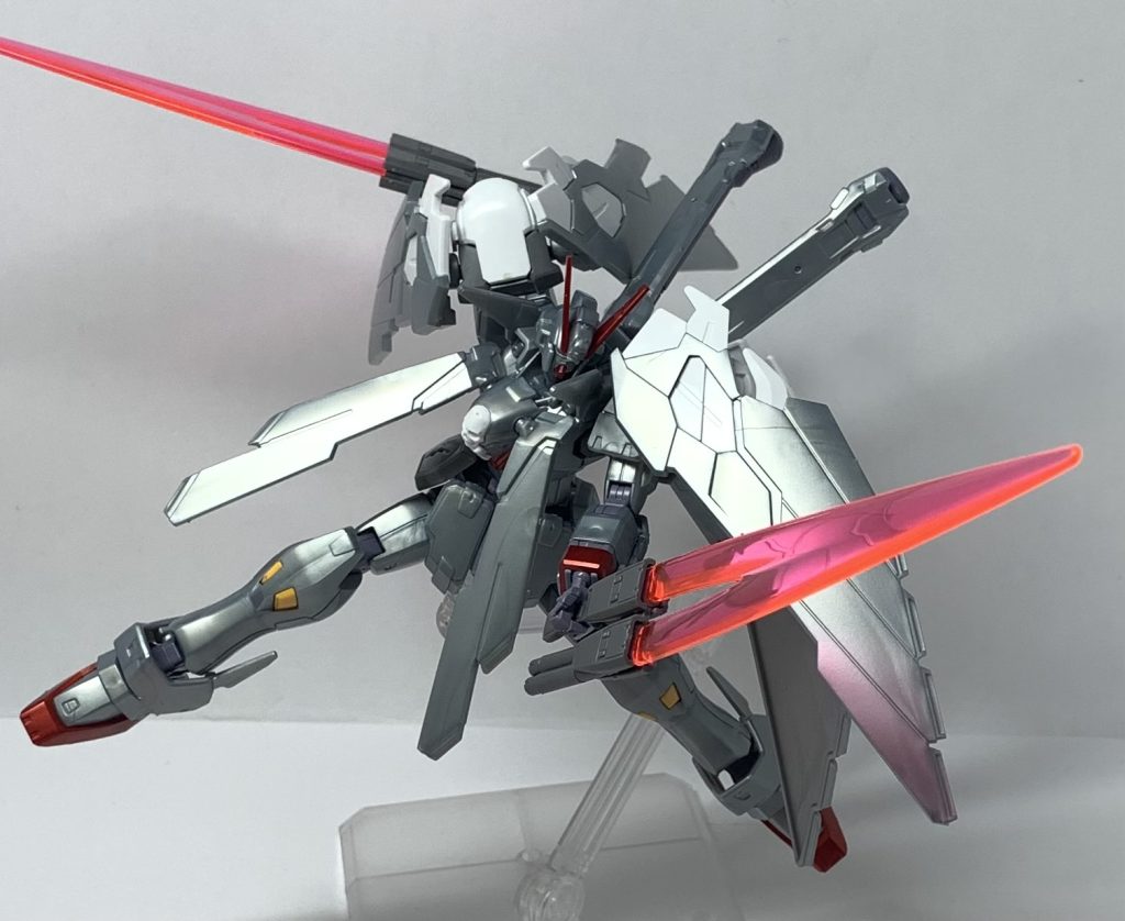 ビームソード展開で二刀流も