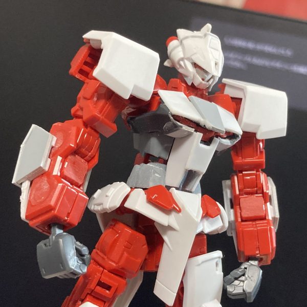 お久しぶりです。ぼんじんです。今回はhgアストレイをベースに、量産型モデルのジ、ジム.......ジムを作ります😅設定としては、ジャンク屋組合で半中古個体として販売されていたレイスタの後継機としてロウ•ギュール、ジャンク屋組合、オーブが協力し作られた。レイスタの欠点の一つであった、M1アストレイの中古個体のパーツを多く流用しているため、個体差が激しいとされていた。ロウのアストレイをM1アストレイやレイスタの美品パーツの使用し、一部再設計されたパーツを使用して作られた。生産拠点のオーブに機体と戦闘、実用データ提供することで多少、安価に製造できたと。と、妄想設定はここまでにしておきます！いったん!  （1枚目）