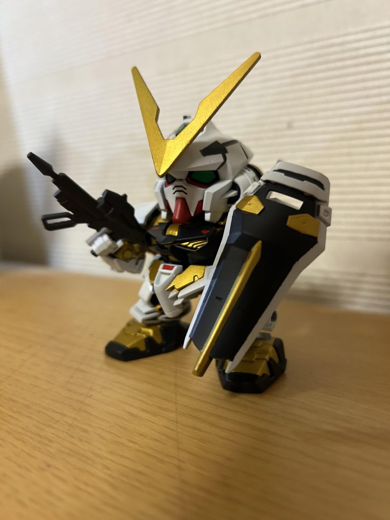 ガンダムアストレイゴールドフレーム–2枚目/制作者：のん