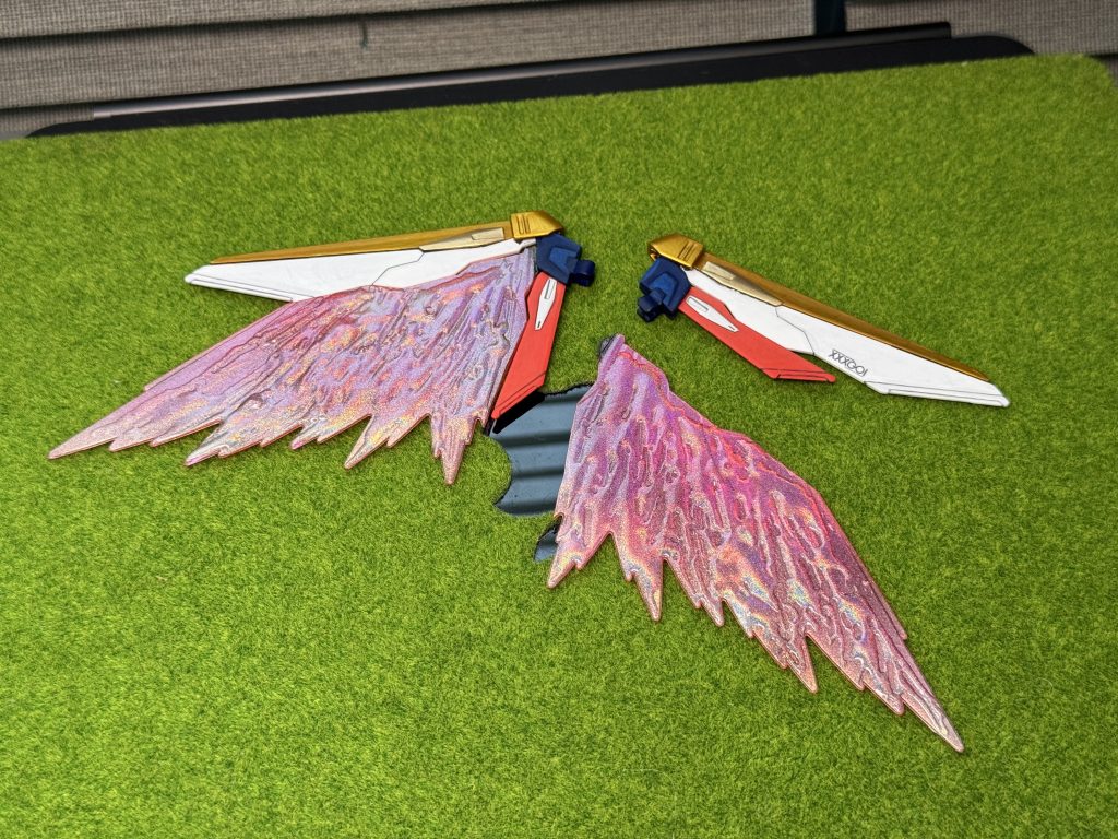 Same as last time, wings of light are painted with a thin layer of Gundam Marker EX spray system.