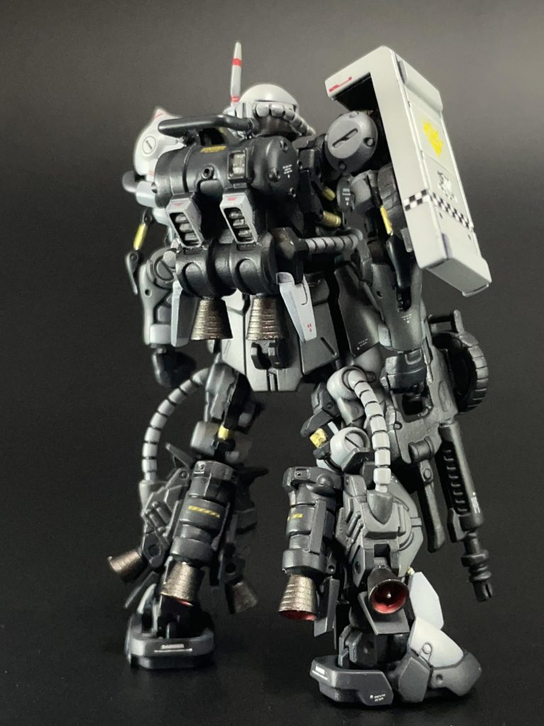 エアブラシで塗装。筆塗りはシリンダーのみ、ダクト部は水性マーカー。