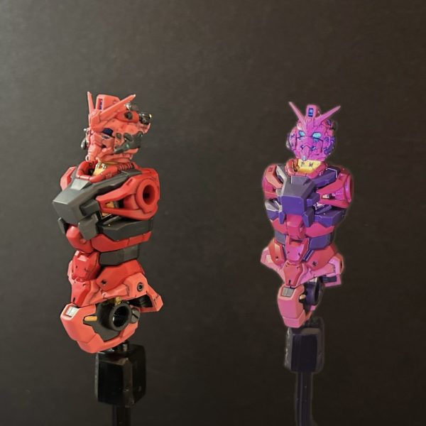 いよいよ、赤いガンダムにチャレンジしてます。色々な先輩方の作例を見ながら部分塗装などして製作してます。とりあえず顔周りのセンサーはアゴ含めて全て蛍光クリアで発光できてるかと思います。塗り分け多くて、部品が小さく見えません💦いよいよ作業用ルーペ必要かなと思い始めてます😓（1枚目）