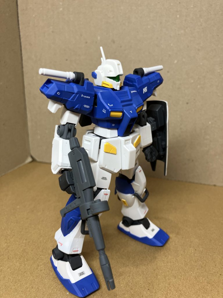 ライフルはRX-78のものを持たせています。