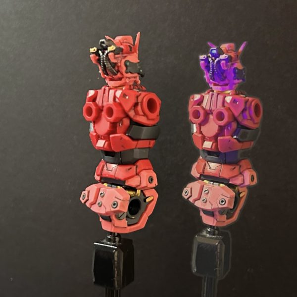 いよいよ、赤いガンダムにチャレンジしてます。色々な先輩方の作例を見ながら部分塗装などして製作してます。とりあえず顔周りのセンサーはアゴ含めて全て蛍光クリアで発光できてるかと思います。塗り分け多くて、部品が小さく見えません💦いよいよ作業用ルーペ必要かなと思い始めてます😓（2枚目）