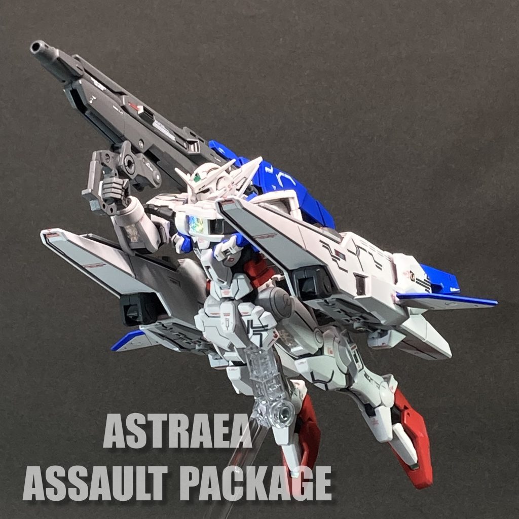 アストレア・アサルトパッケージ スーパーアストレアから、サイドユニットを分離した形態。試験運用の過程でたまたま生まれた形態であるが、機体バランスのよさに起因する運動性能の高さと、各武装の使い勝手のよさから、パイロットから高評価を得た。後にアストレアをフェレシュテで運用するにあたり、アストレアはF型へと改修されたが、その際にこのアサルトパッケージ用ユニットも同様に改修されフェレシュテへと渡った。