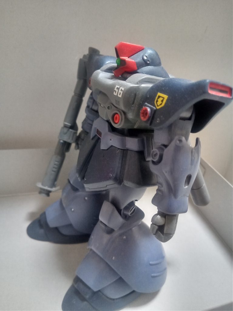 旧キットではあるものの、正直フォルムだけならほぼ完璧な出来だと思います。ちょいと関節がプラプラになりやすいのが気になりますが。