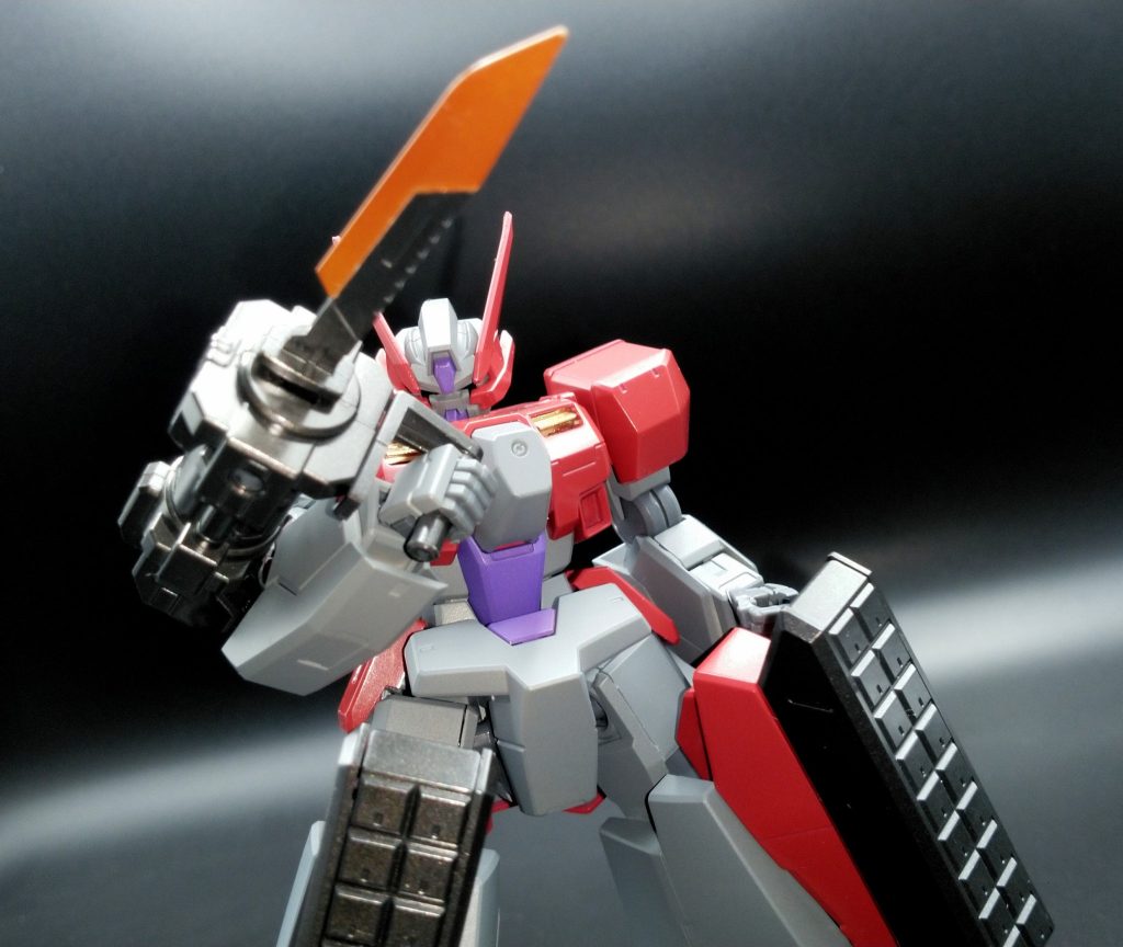 隠し武器としてガトリング基部内にヒートナイフを内蔵。