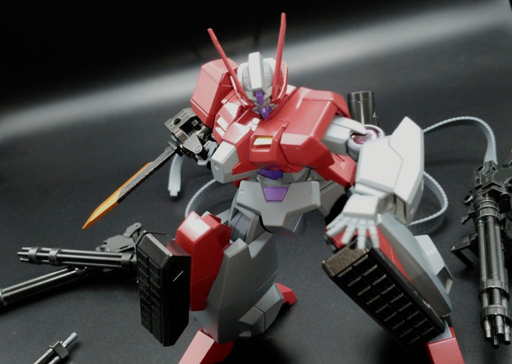 刀身部はガトリング発射時に発生した熱を蓄積し、一般的なヒート武器よりも高い威力を持つ。弾切れした際に油断して接近してきた相手に強烈な一撃を加える。