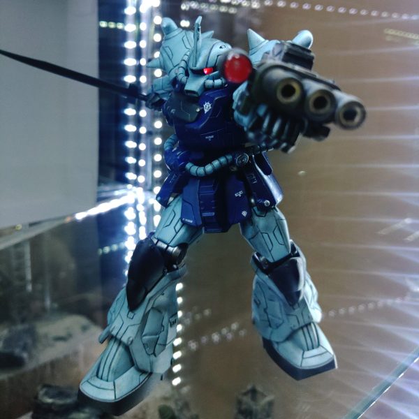 見た目は派手だが、タンクはがら空きだぞ！