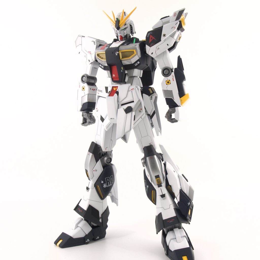 実のところ1年もかかってしまったのはνガンダムに増加パーツを追加する強化プランを考えていたからです。こういうのって考えだすとキリがないですね～とてつもなくデザイン考えるのに時間かかりました。増加パーツは全部が塗装完了していないので、後日改めて強化型νガンダムを完成させて投稿したいと思っています。 ここまでどうもありがとうございました、皆様良いガンプラライフを(gandam-hand2)