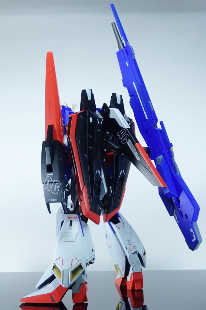 カラーリング白：スチールホワイト青：ドラグナーブルー赤：フレイムレッド黒：アルティメットブラックフレーム：グラファイトブラック