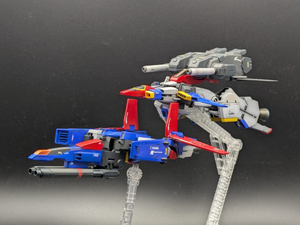 コアトップ・コアベースで編隊飛行ここまで変形させるのも全塗装ゆえにヒヤヒヤもの(gundam-kao5)