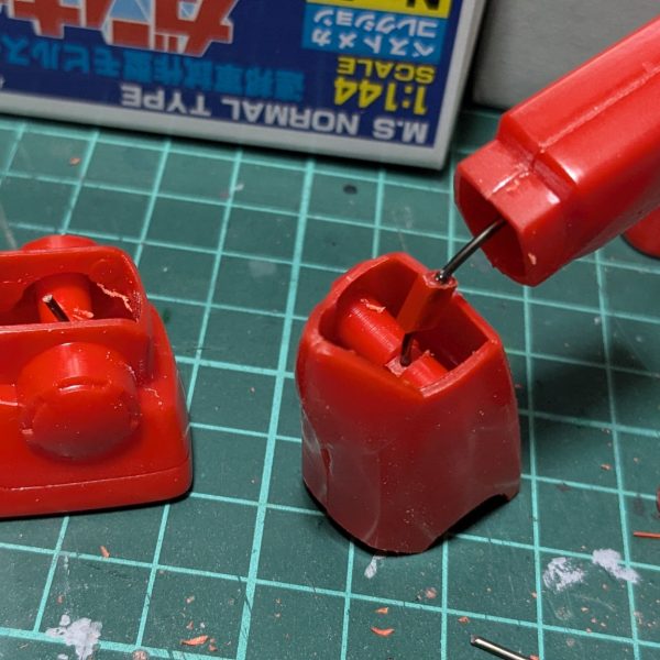 旧キットのガンキャノンです。スタイル変更などの改造はせず、ポーズ固定で作ってます。（3枚目）