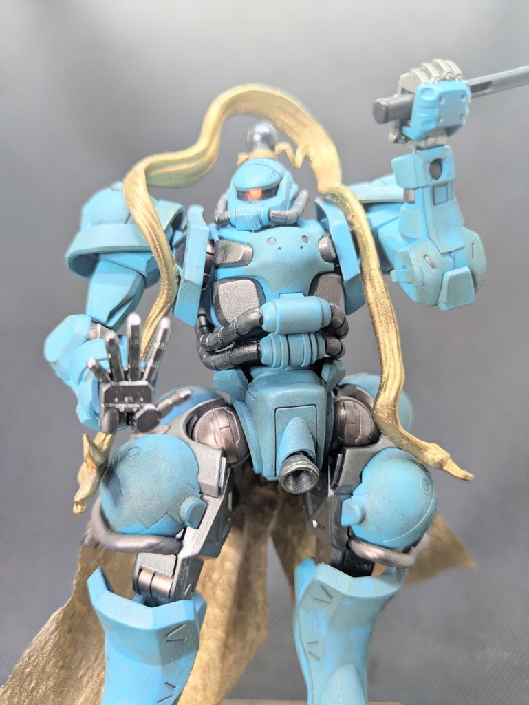 ウエストショット✨️本来右肩はアーマー無しのシールドが着くのですが、イメージではなかったので左肩アーマーだけを部品注文…のはずが品切れ中😭仕方なく某フリマで腕だけ購入しました😅