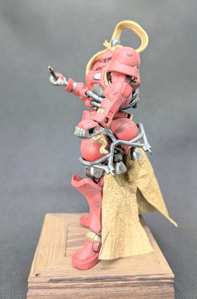 サイドショット左✨️ハンドパーツは角度をつける為に接続軸を一旦切り離して、真鍮線で付け直しています。