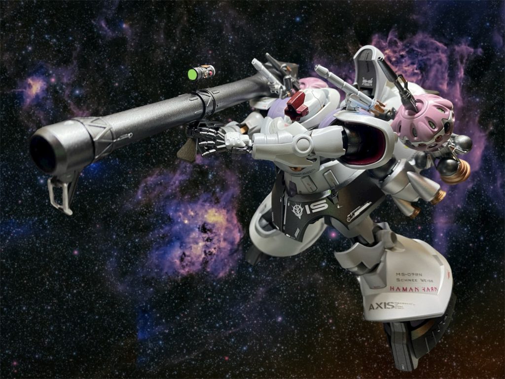 巨大なジャイアントバスですが、モナカが目立ったので、唯一合わせ目消しを行いました。どうせ塗りますが、サイトスコープのレンズがクリアパーツでもなくただのプラなのは何故❓w