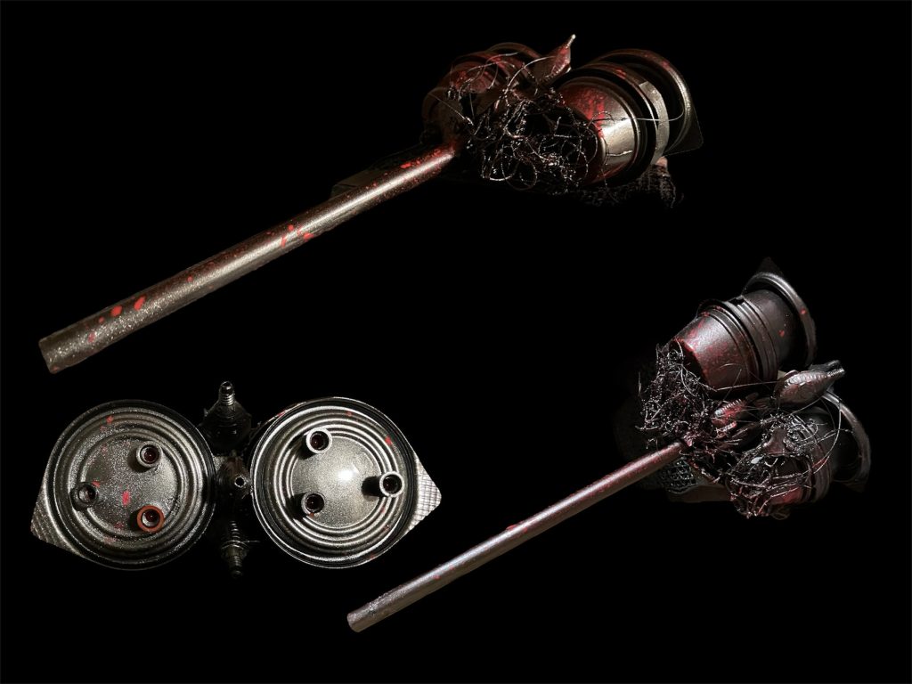 全体。使ったのは、前回のタピオカストロー・ソース入れに新たに弁当に入れる小さいプラの入れ物。これを複数使ってエンジンブロックに見立て使用^_^