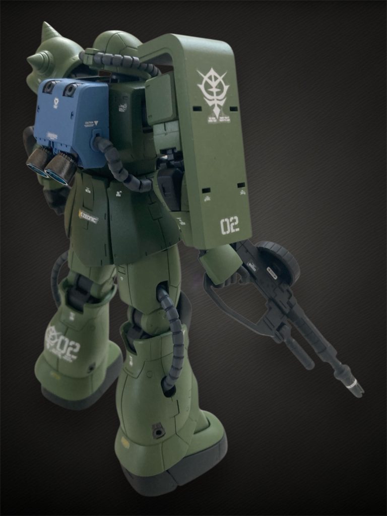 バックパックは四角くてレトロ感のある方を選択。